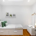 Whome Urban Tech Retreat, Modern Hubs For Remote Living Pensionat Lisboa