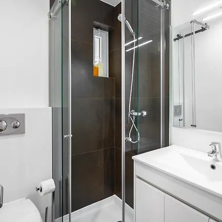 Guest house Whome Urban Tech Retreat, Modern Hubs For Remote Living *