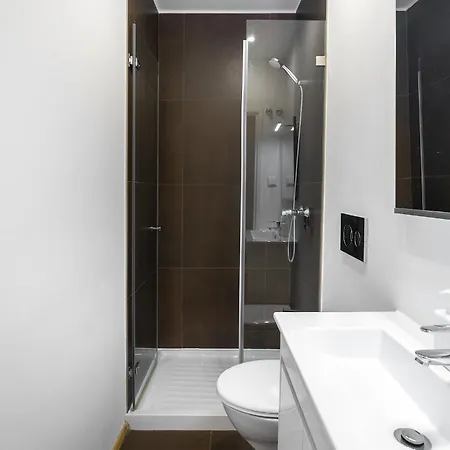 Whome Urban Tech Retreat, Modern Hubs For Remote Living * Lissabon