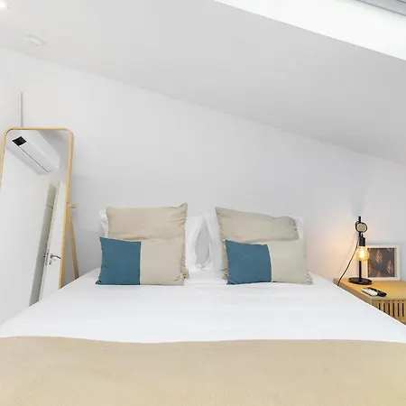 Whome Urban Tech Retreat, Modern Hubs For Remote Living Gasthof Lissabon