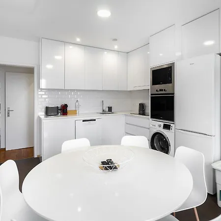 Whome Urban Tech Retreat, Modern Hubs For Remote Living Lissabon