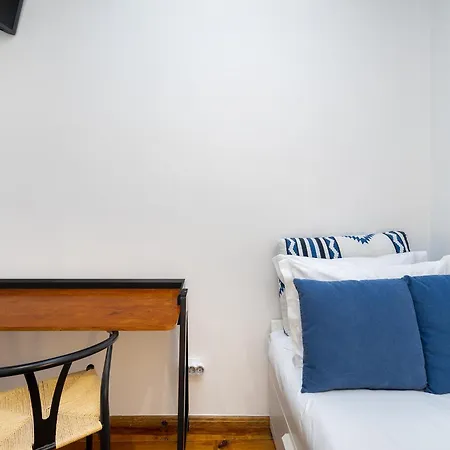 Pensión Whome Urban Tech Retreat, Modern Hubs For Remote Living