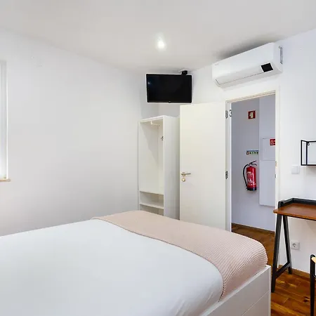 Whome Urban Tech Retreat, Modern Hubs For Remote Living Pensión